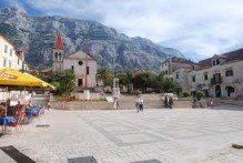 ANDRIJA KAČIĆ MIOŠIĆ SQUARE, MAKARSKA
