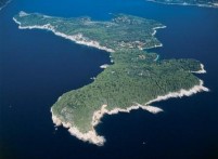 ISLANDS ELAPHITE