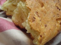 KOMIŠKA POGAČA (thin bread made from yeast, milk, sugar and salt)
