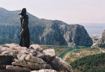 VIEWPOINT AND MEMORIAL STATUE OF MILA GOJSALIĆ NEAR OMIŠ