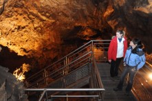 CAVE LOKVARKA